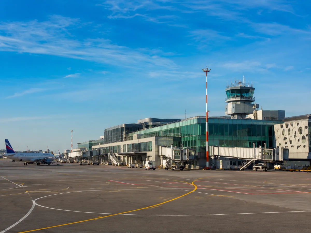 Transfer Lugano - Aeroporto di Linate - Terminal LIN con torre di controllo